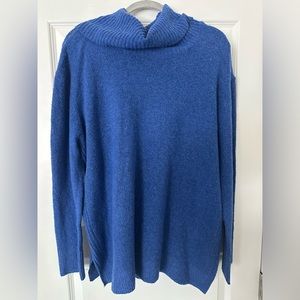 SO sweater
Size large